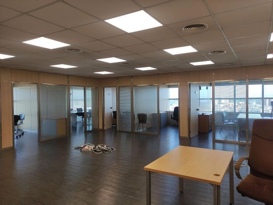 Foto 1 de Alquiler de oficina en Creu Alta de 185 m²