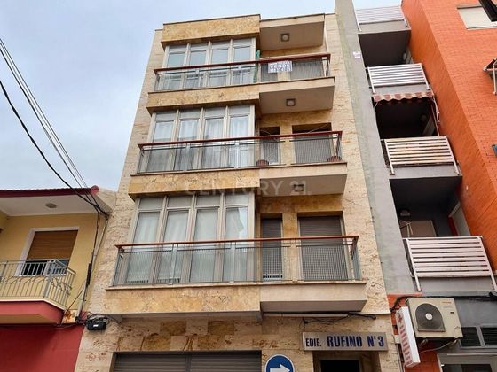 Foto 1 de Piso en venta en calle Concha Castañedo de 3 habitaciones con balcón y aire acondicionado