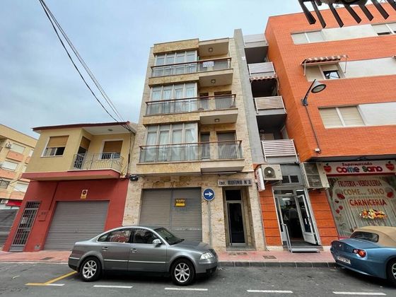 Foto 2 de Pis en venda a calle Concha Castañedo de 3 habitacions amb balcó i aire acondicionat