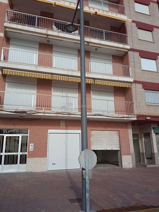 Foto 1 de Venta de local en calle Mariano Yúfera de 102 m²