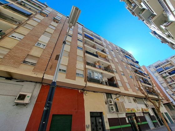 Foto 1 de Casa en venda a calle Molina de Aragón de 3 habitacions amb balcó i ascensor