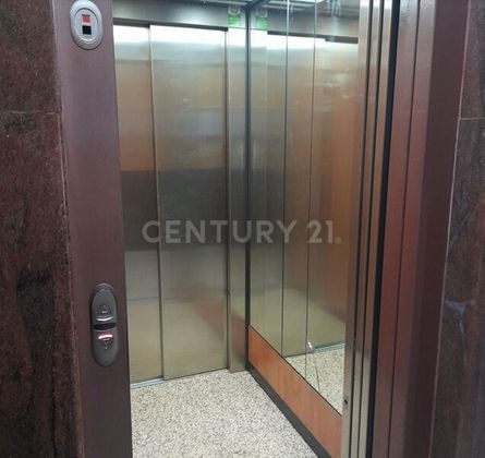 Foto 2 de Pis en venda a calle Ortega Melgares de 1 habitació amb ascensor
