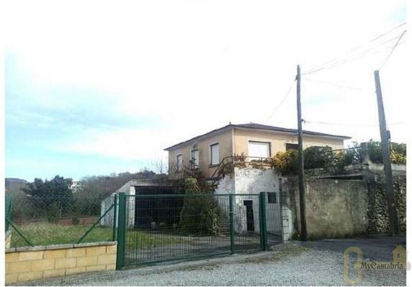 Foto 2 de Casa en venda a Ribamontán al Monte de 3 habitacions amb garatge