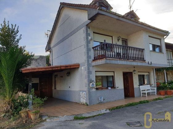 Foto 2 de Casa en venda a Santa María de Cayón de 4 habitacions amb terrassa i balcó