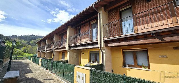 Foto 2 de Casa en venda a Santa María de Cayón de 3 habitacions amb terrassa i piscina