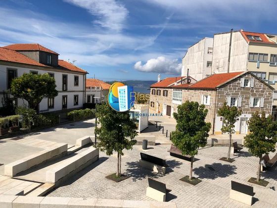 Foto 2 de Casa adossada en venda a Porto do Son de 5 habitacions amb terrassa i jardí