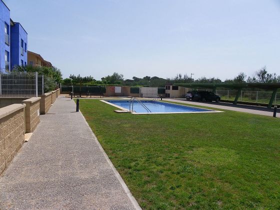 Foto 1 de Venta de dúplex en calle Dàlia de 2 habitaciones con terraza y piscina