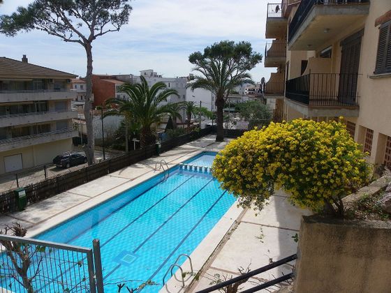 Foto 1 de Venta de piso en calle Mediterrània de 2 habitaciones con piscina y jardín