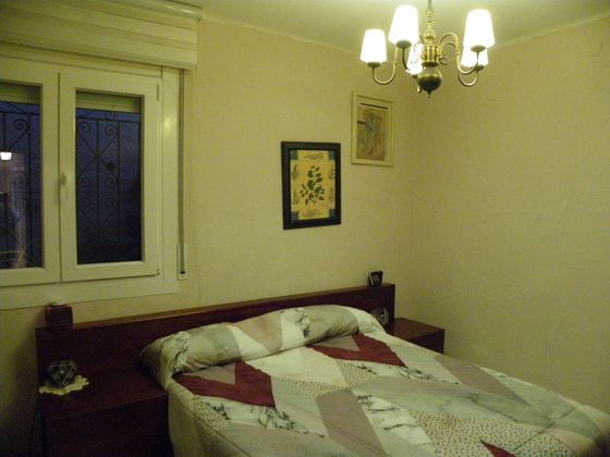 Foto 2 de Venta de piso en calle Islas de 3 habitaciones con terraza y calefacción