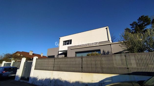 Foto 1 de Xalet en venda a Boiro de 4 habitacions amb terrassa i garatge