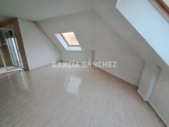 Foto 1 de Àtic en venda a calle Cimadevila de 3 habitacions amb terrassa i garatge