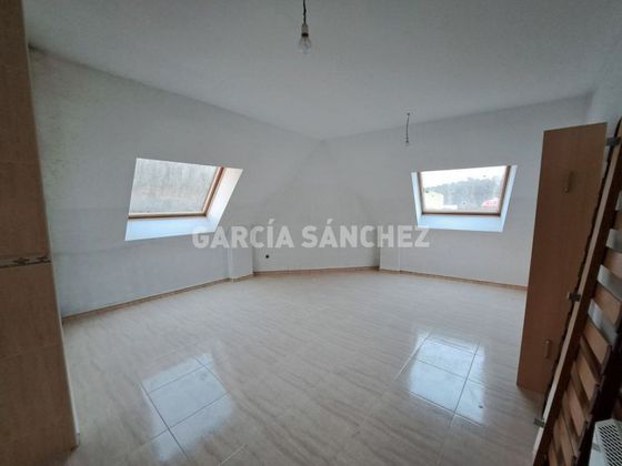 Foto 2 de Ático en venta en calle Cimadevila de 3 habitaciones con terraza y garaje