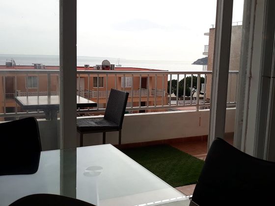 Foto 2 de Alquiler de piso en Palmanova de 3 habitaciones con terraza y muebles