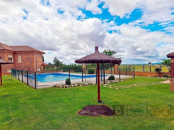 Foto 1 de Piso en alquiler en Villanueva de la Cañada de 1 habitación con terraza y piscina
