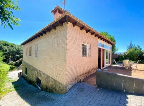 Foto 1 de Casa en venda a Galápagos de 3 habitacions amb terrassa i jardí
