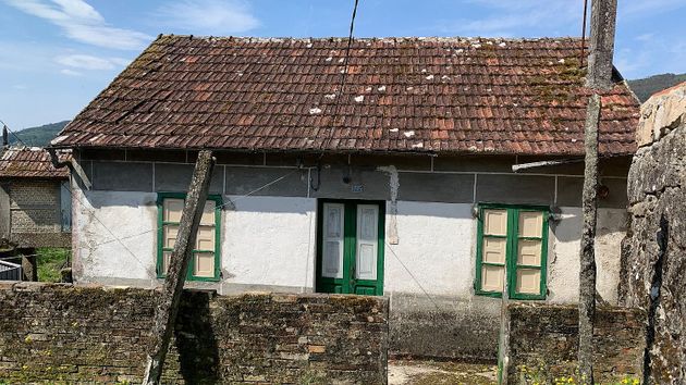 Foto 1 de Casa en venda a calle Lugar Cuartos de Borben de 2 habitacions amb terrassa i jardí