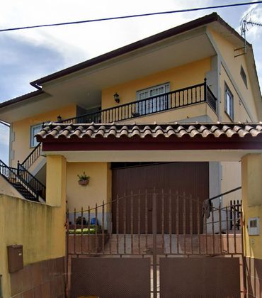 Foto 1 de Chalet en venta en calle Do Rial de 3 habitaciones con terraza y garaje