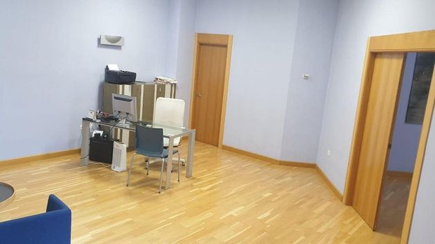 Foto 2 de Oficina en alquiler en Centro - Cáceres con aire acondicionado y calefacción