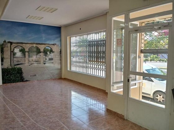 Foto 1 de Local en alquiler en Malpartida de Cáceres de 169 m²