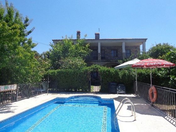 Foto 1 de Venta de chalet en Valencia de Alcántara de 6 habitaciones con terraza y piscina