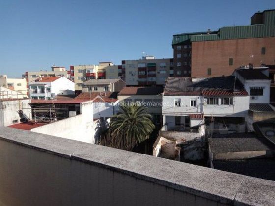 Foto 2 de Pis en venda a Centro - Cáceres de 3 habitacions amb terrassa i calefacció