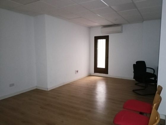 Foto 2 de Oficina en alquiler en Centro - Cáceres con aire acondicionado