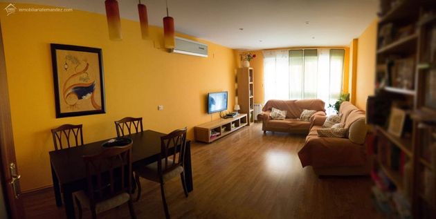 Foto 1 de Piso en venta en La Cañada de 4 habitaciones con terraza y calefacción