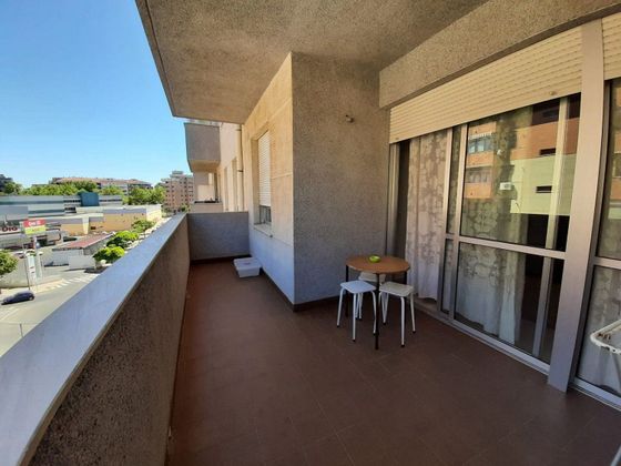 Foto 2 de Piso en alquiler en Ruta de la Plata de 4 habitaciones con terraza y garaje