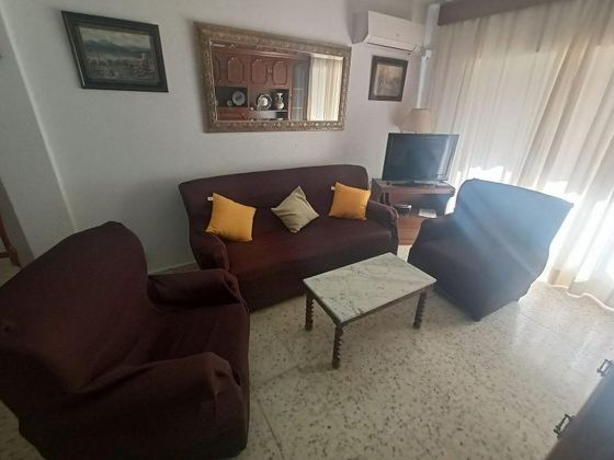 Foto 2 de Pis en lloguer a Centro - Cáceres de 3 habitacions amb terrassa i mobles