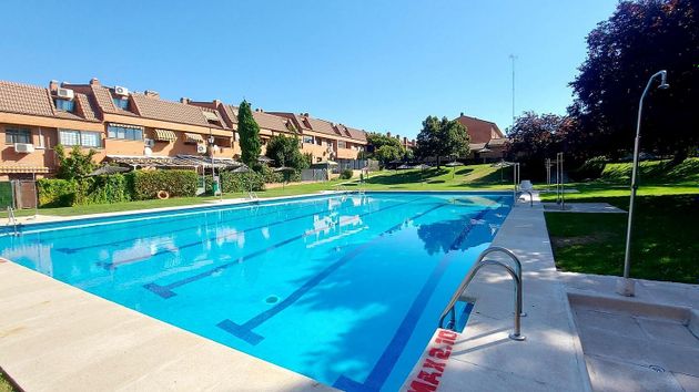 Foto 1 de Casa en venda a El Burgo de 5 habitacions amb terrassa i piscina