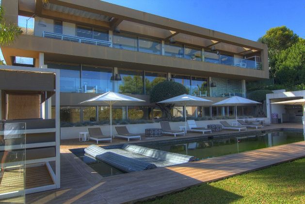 Foto 1 de Chalet en venta en Santa Ponça de 6 habitaciones con terraza y piscina
