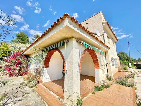 Foto 2 de Venta de chalet en Pedralba de 6 habitaciones con terraza y piscina