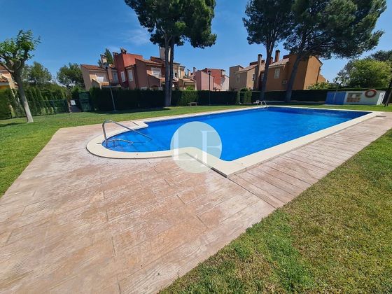Foto 2 de Casa adossada en venda a Casalot de 2 habitacions amb terrassa i piscina