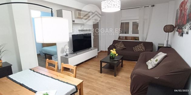 Foto 1 de Piso en alquiler en Ciutat Jardí de 3 habitaciones con terraza y muebles