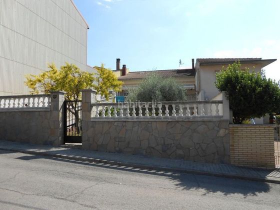 Foto 2 de Casa adosada en venta en Avinyó de 4 habitaciones con terraza y jardín
