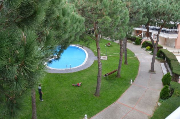 Foto 1 de Alquiler de ático en Platja Llarga de 3 habitaciones con terraza y piscina