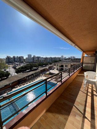 Foto 1 de Venta de ático en calle Juli Garreta de 1 habitación con terraza y piscina