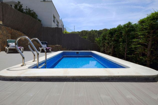 Foto 2 de Xalet en venda a calle Montrodo de 5 habitacions amb terrassa i piscina