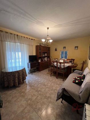 Foto 2 de Casa en venda a Herencia de 6 habitacions amb garatge i calefacció