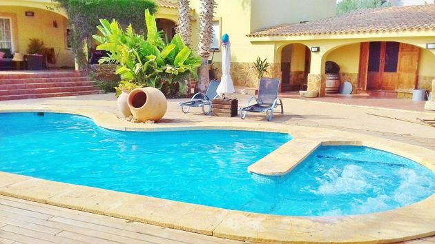 Foto 2 de Chalet en venta en Alcalde Felipe Mallol de 4 habitaciones con terraza y piscina