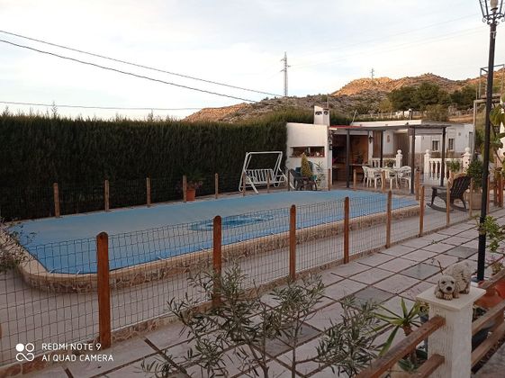 Foto 2 de Venta de chalet en Novelda de 4 habitaciones con terraza y piscina