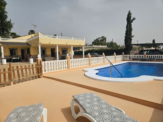 Foto 1 de Chalet en venta en Albatera de 3 habitaciones con terraza y piscina