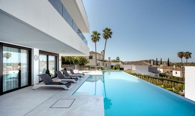 Foto 2 de Xalet en lloguer a Nueva Andalucía centro de 5 habitacions amb terrassa i piscina