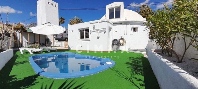 Foto 1 de Chalet en venta en Nucia (la) de 1 habitación con terraza y piscina