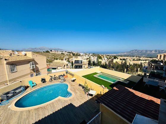 Foto 1 de Xalet en venda a Pueblo Poniente de 3 habitacions amb terrassa i piscina