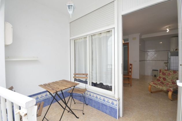 Foto 1 de Alquiler de piso en calle Pascual Junquera de 1 habitación con terraza y muebles