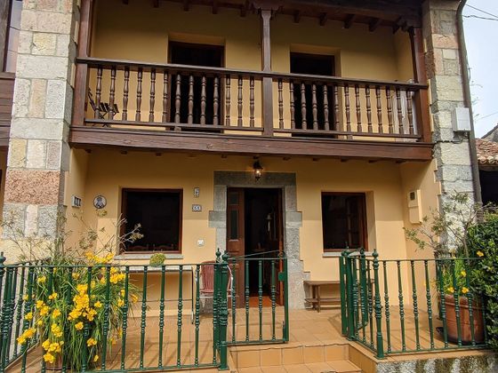 Foto 2 de Alquiler de casa adosada en calle Turanzas de 5 habitaciones con terraza y jardín