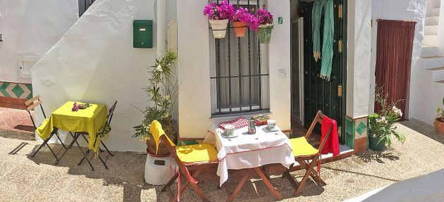 Foto 1 de Estudio en alquiler en calle De San Sebastián con muebles y aire acondicionado