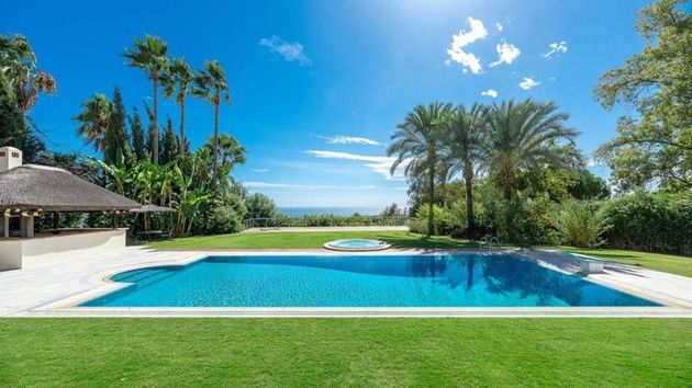 Foto 2 de Xalet en venda a Sierra Blanca de 5 habitacions amb terrassa i piscina