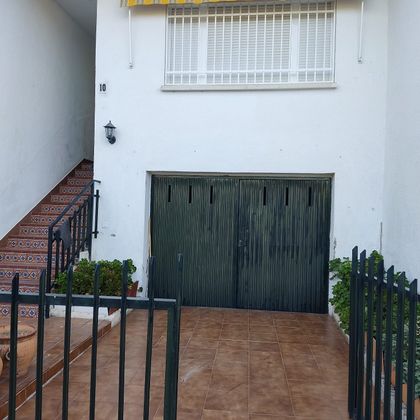 Foto 1 de Casa adosada en venta en avenida La Piscina de 4 habitaciones con terraza y garaje